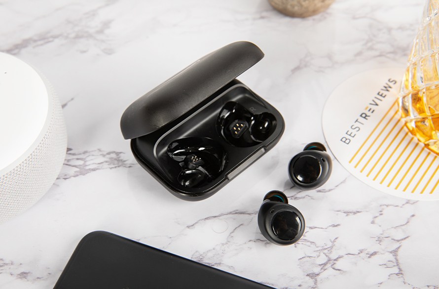 Which earbuds are best for taking phone calls?