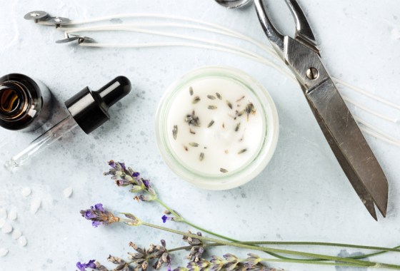 How to make candles with essential oils