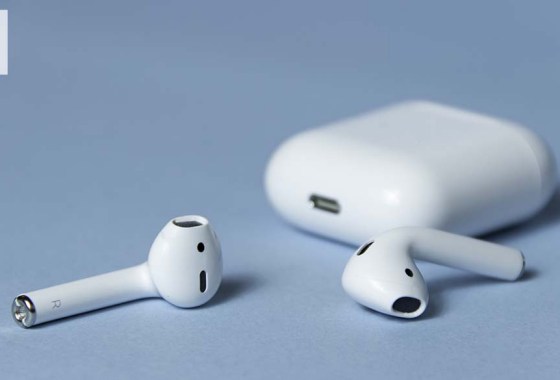 If you know an Apple fanatic, they'll love these 12 gifts