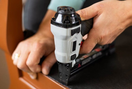 Best electric staple gun for upholstery