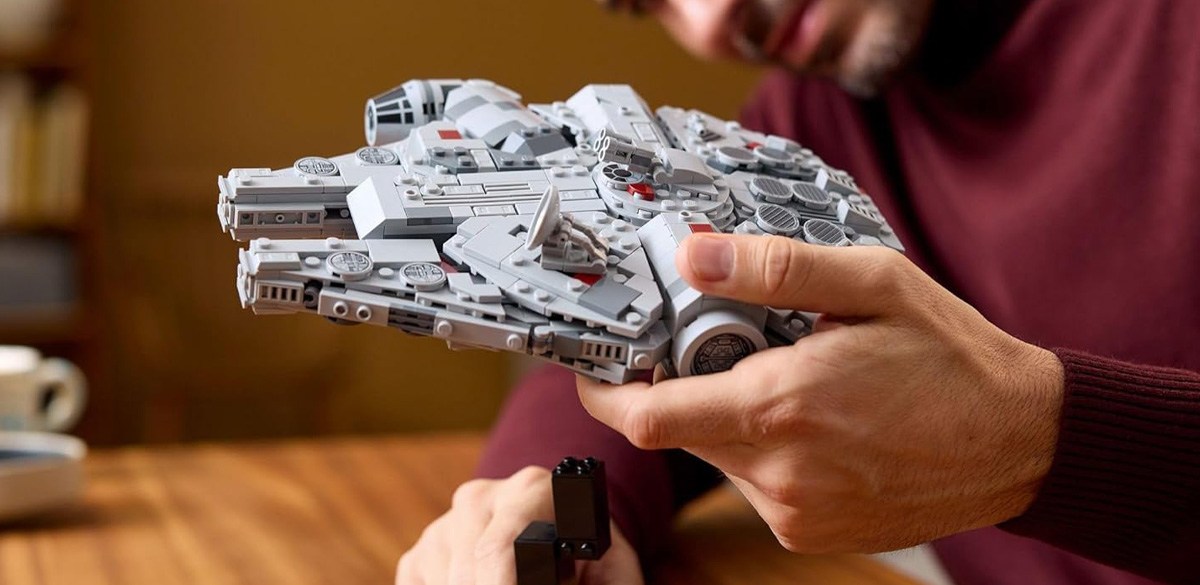 LEGO Star Wars Millennium Falcon 25th Anniversary Collectible