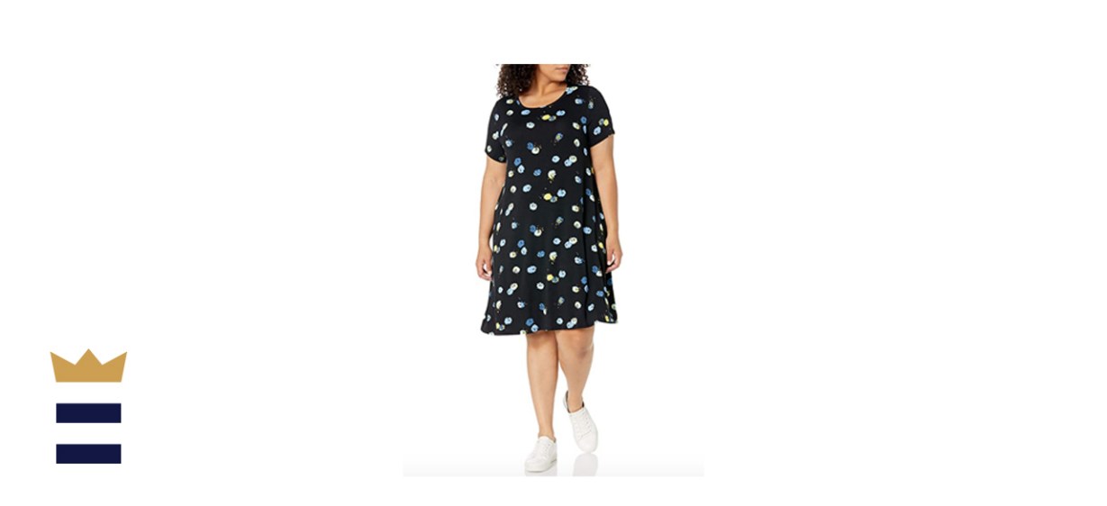 Amazon Essentials Plus-Size Short-Sleeve Scoopneck Swing Dress